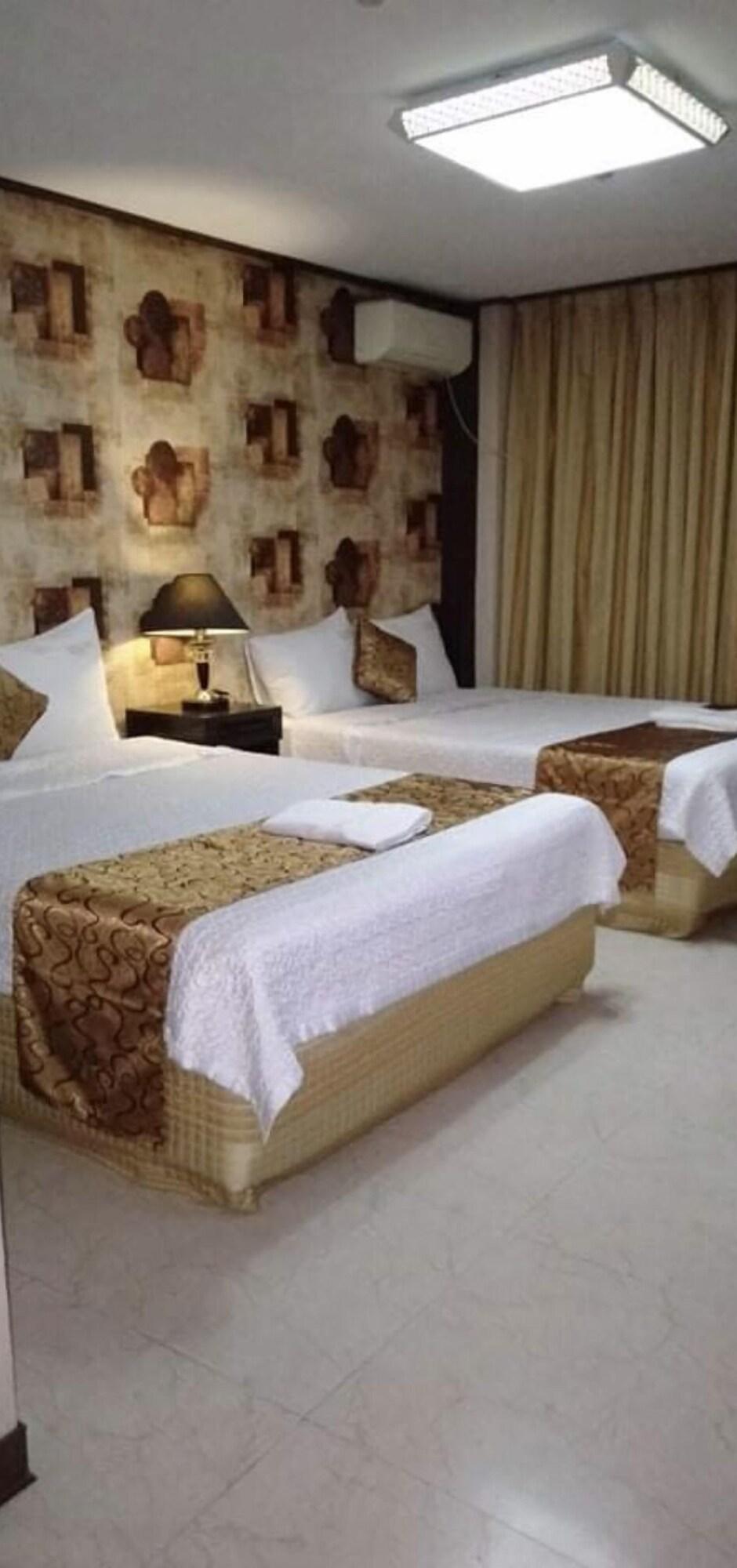 The Shila Philla Hotel Makati City Dış mekan fotoğraf