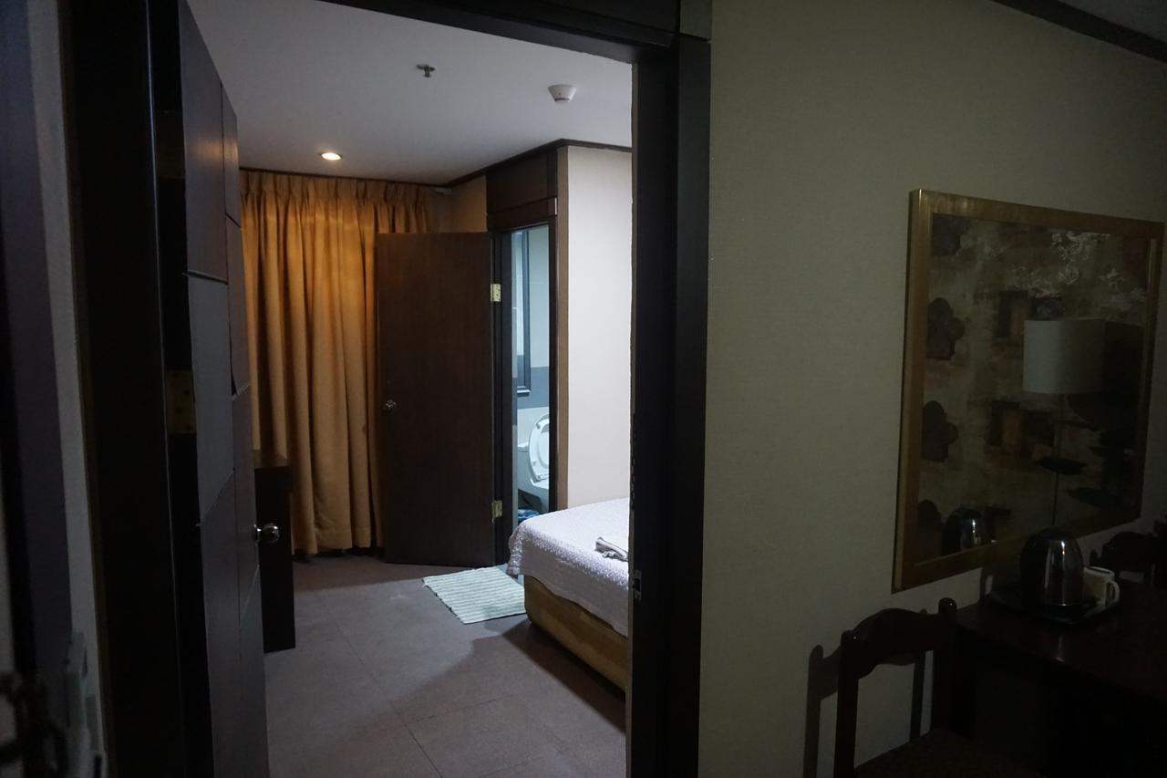 The Shila Philla Hotel Makati City Dış mekan fotoğraf